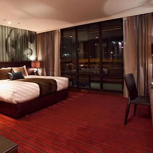 Corner Suite
